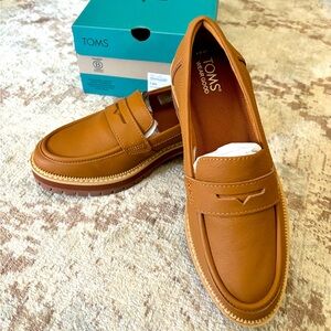 TOMS Tan Leather Lofers
